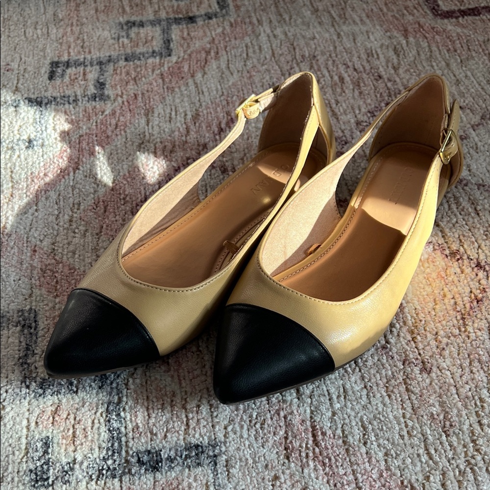 Old Navy Black and Tan Women's Flats